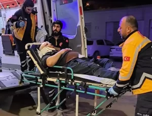 İnegöl’de Motosiklet ve Servis Minibüsü Kafa Kafaya Çarpıştı: 1 Ağır Yaralı