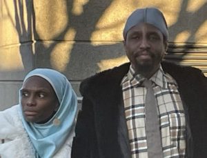 İngiltere’de 3 yaşındaki hasta çocuklarını öldürüp evin bahçesine gömdüler