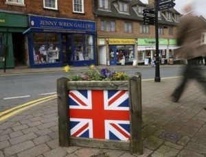 İngiltere’de tüketici güveni zayıf kalmayı sürdürüyor