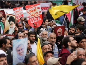 İran’da ABD Karşıtı Gösteri