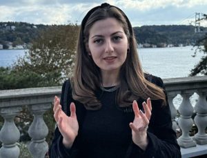 İşitme engelli ailenin işiten çocuğu, işaret diline 230 yeni kelime kazandırdı