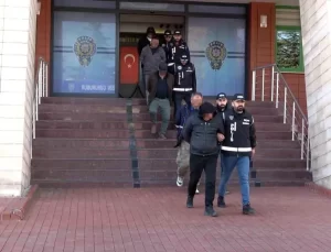 Isparta’da kaçak define arayan 5 kişi adliyeye sevk edildi