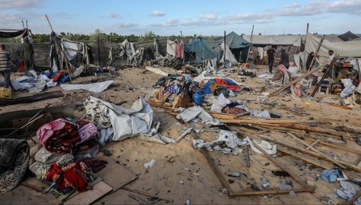 İsrail, Gazze’de sığınmacıların kaldığı çadırı bombaladı