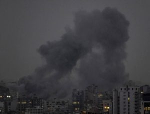 İsrail ordusu Beyrut’un güneyindeki Dahiye’yi vurdu