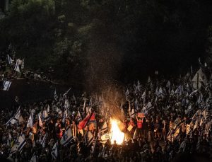 İsrail’de Yoav Gallant görevden alındı, halk sokağa döküldü