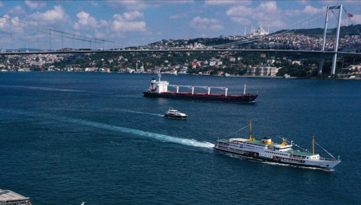 İstanbul Boğazı’nda gemi trafiği çift yönlü askıya alındı