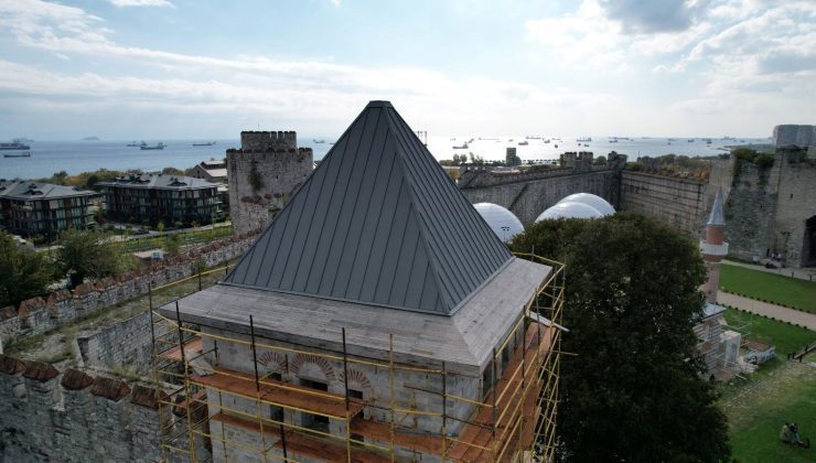 İstanbul siluetinin kaybolan parçaları tamamlanıyor: Yedikule’nin ilk külahı takıldı