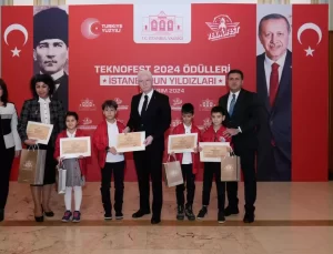 İstanbul Valisi Davut Gül, TEKNOFEST 2024 Ödül Töreninde Öğrencileri Kutladı