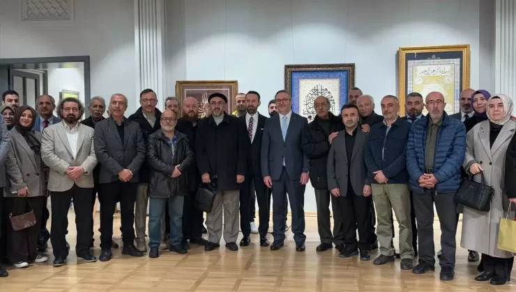 İstanbul’da Hüsnühat Sanatı Sergisi Açıldı