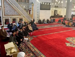 İstanbul’da, vefat eden öğretmenler için mevlit programı düzenlendi