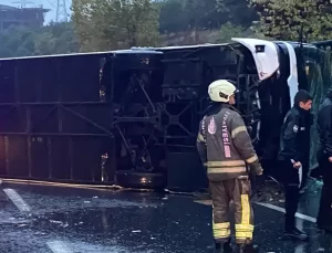 İstanbul’da yolcu otobüsü devrildi: 2 kişi öldü, 15 kişi yaralandı