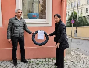 İtalyan Konsolosluğu Önünde Vize Protestosu