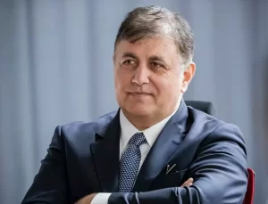 İzmir Büyükşehir Belediye Başkanı Tugay’dan Kadına Yönelik Şiddete Açıklama