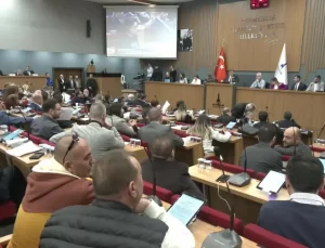 İzmir Büyükşehir Belediyesi’nin 91 Milyar 300 Milyon TL’lik Bütçesi Mecliste Kabul Edildi