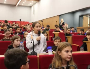 İzmir Çocuk Meclisi İlk Toplantısını Gerçekleştirdi