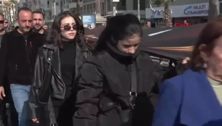 İzmir’de Ata’ya Saygı Yürüyüşü