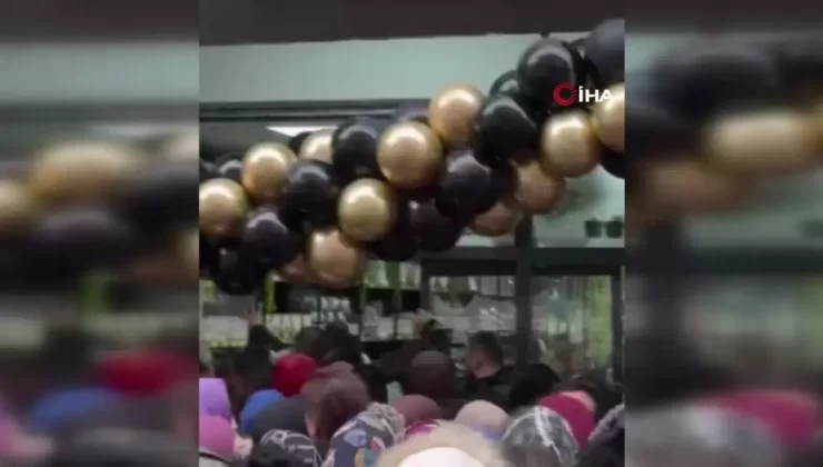 İzmir’de İzdiham: Kadın Yere Düştü