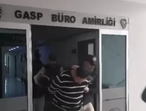 İzmir’de Oto Galeriye Silahlı Saldırı: 8 Gözaltı