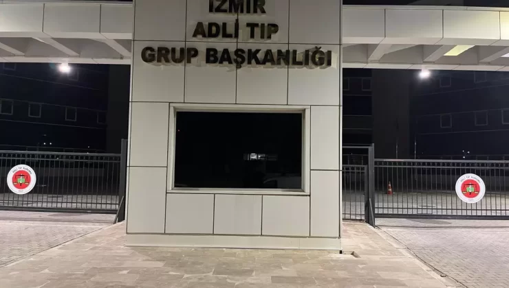 İzmir’de Üvey Baba Bıçaklanarak Öldürüldü