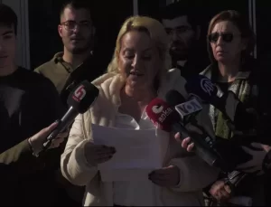 İzmir’de Vize Mağduru Öğrencilerden Konsolosluğa Protesto