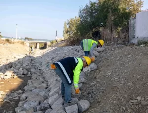 İZSU, Urla ve Seferihisar’da 60 Milyon Liralık Dere Islah Çalışmalarına Devam Ediyor