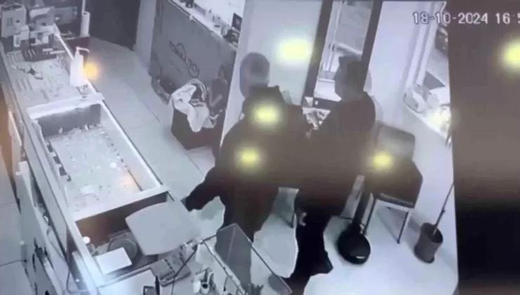 Kadıköy’de Kuyumcuya Soğuk Darbe