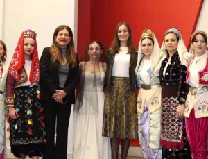 Kadına Yönelik Şiddete Dikkat Çeken Defile: ‘Benim Adım Kadın’