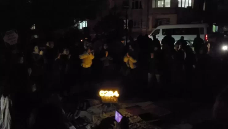 Kadınlar Sokağa Çıktı: Bu Şehri Kadınlar Aydınlatacak