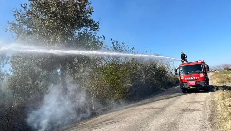 Kadirli’de Otluk Alanda Yangın