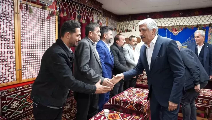 Kahta Belediye Başkanı Hallaç, Muhtarlarla İstişare Toplantısı Düzenledi