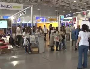 Kamil Koç, Kariyer Fuarı’nda Gençlerle Buluştu