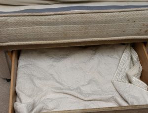 Kan donduran olay: Kızını üç yıl çekmecede sakladı! Erkek arkadaşı tesadüfen buldu