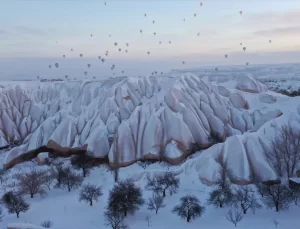 Kapadokya’da Sıcak Hava Balonları Yeniden Uçtu