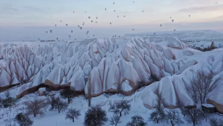 Kapadokya’da Sıcak Hava Balonları Yeniden Uçtu