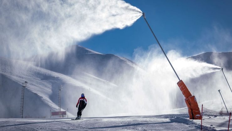 Kar kalınlığı 82 santimetre! Palandöken’de kayak sezonu başladı