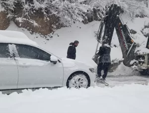 Kar Nedeniyle Mahsur Kalanlar Kurtarıldı