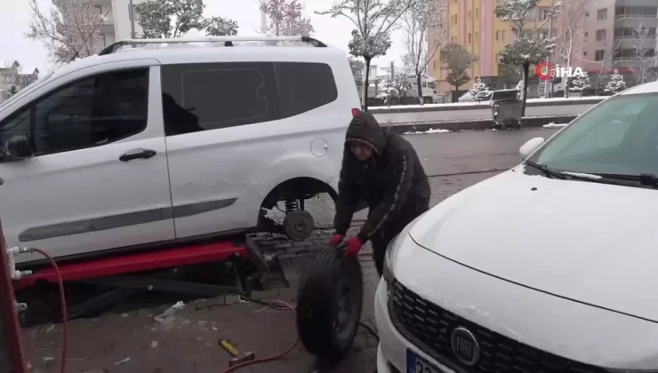Kar Yağışı Lastikçilerde Yoğunluk Yarattı