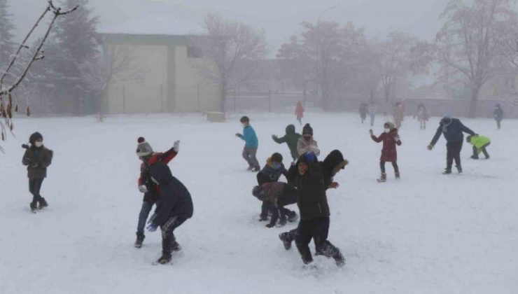 Kar yağışı nedeniyle eğitime ara verilen iller