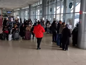 Kar Yağışı Otobüs Seferlerini Aksattı