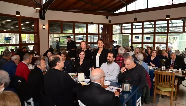 Karabağlar Belediye Başkanı Kınay, Öğretmenlerle Buluştu