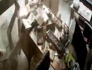 Karabük’te güvercin beslemek için çıktığı asma tavan çöktü