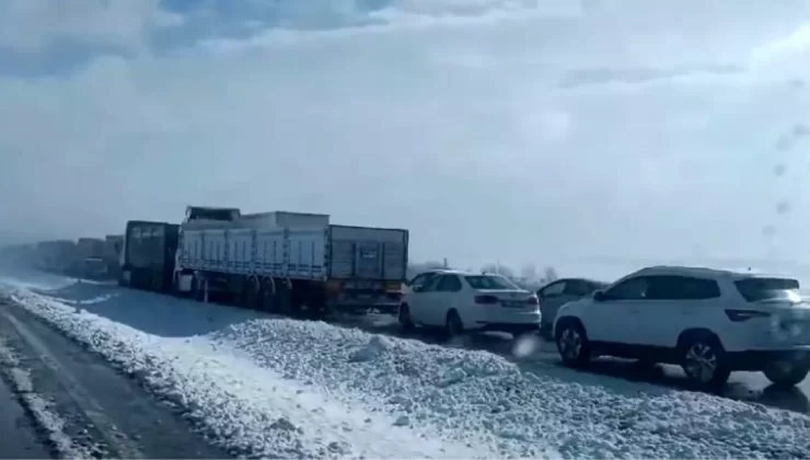 Karapınar’da Kar Aksama Yarattı