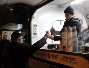 Karatay Belediyesi’nden Soğuk Havada Sıcak Çorba İkramı