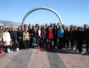 Karşıyaka Belediyesi, Kadına Yönelik Şiddete Karşı Mücadele Günü’nde Kadın Yöneticileri Bir Araya Getirdi