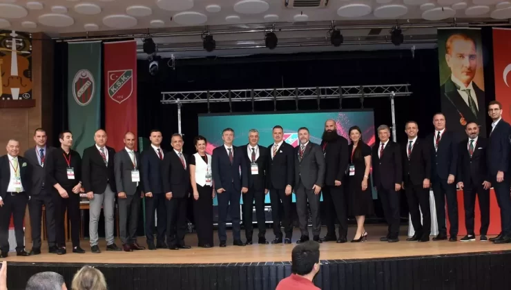 Karşıyaka’da Yönetim İstifa Etti