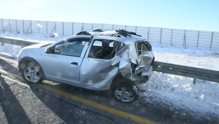 Kars’ta Öğretmenleri Taşıyan Minibüs Kazası