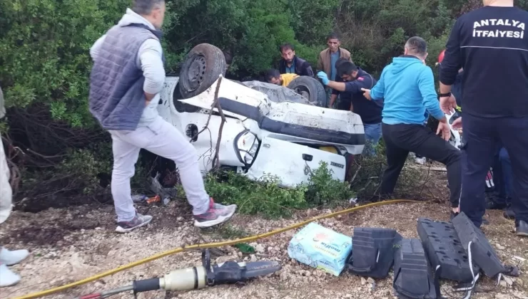 Kaş’ta Kaza: 3 Yaralı