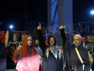 Kathrin Gemisine Protesto