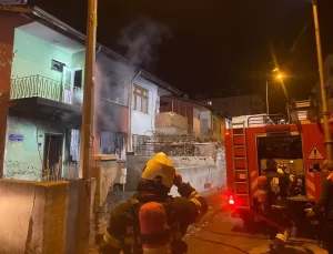 Kayseri’de Ev Yangını: 1 Kişi Dumandan Etkilendi