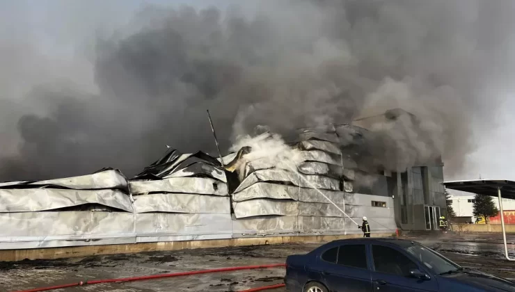 Kayseri’de Mobilya Fabrikasında Yangın: 2 İşçi Hayatını Kaybetti